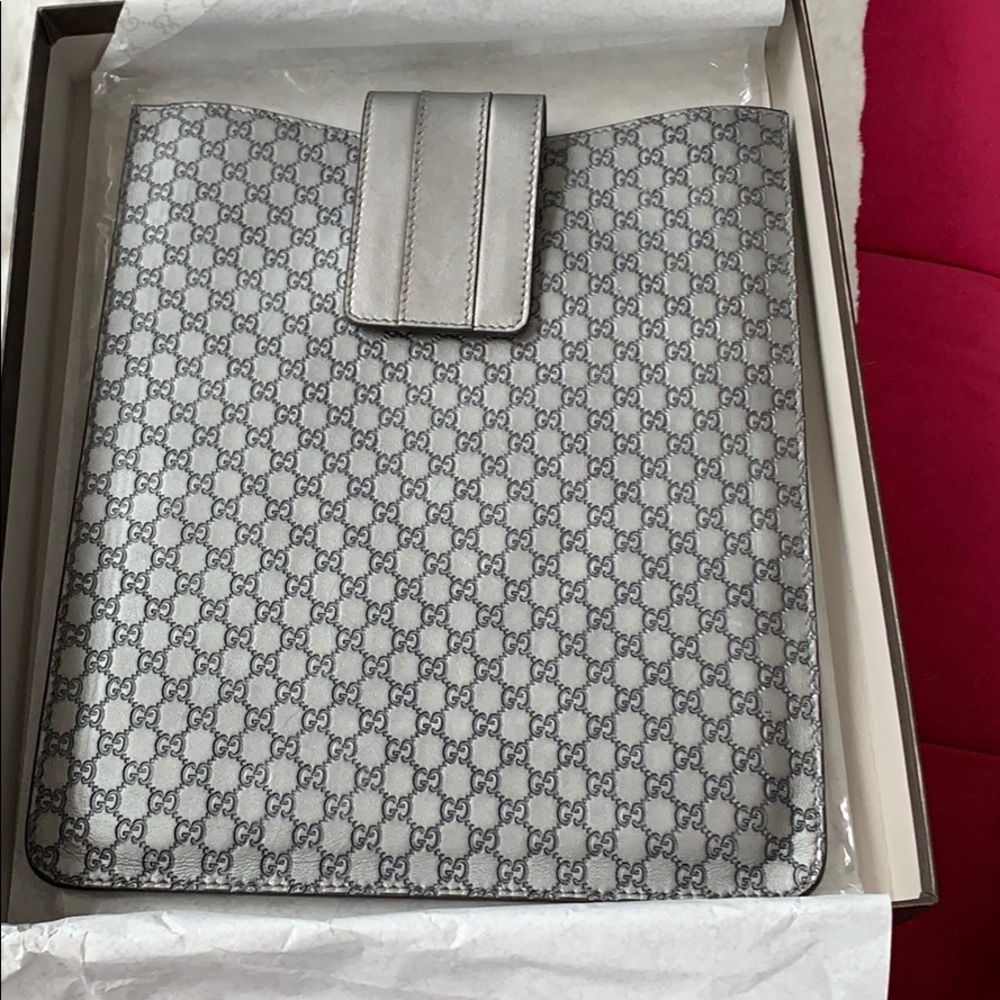 Gucci iPad case brand new in box 😇